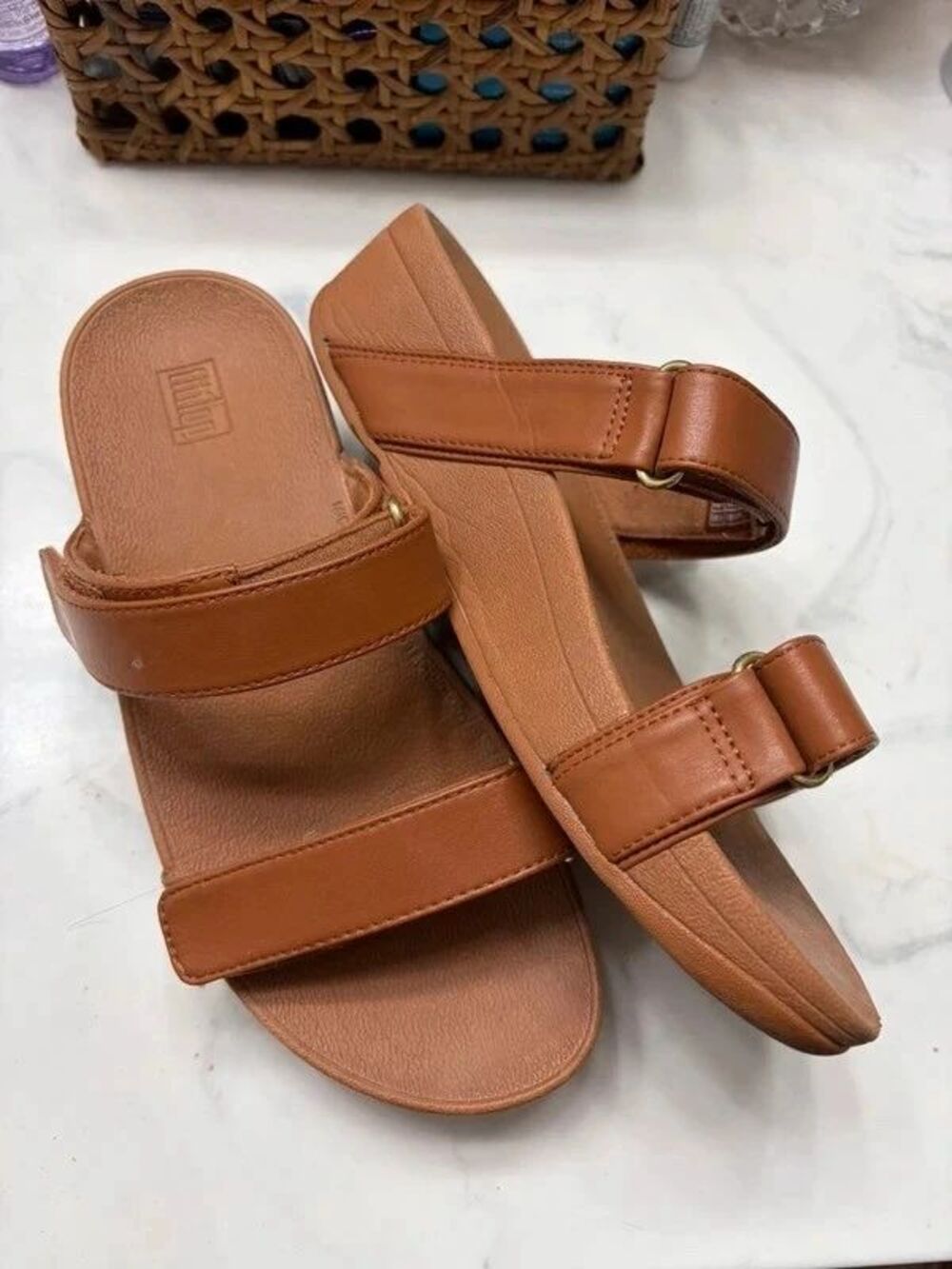 Fit Flop Lulu Leather adjustable Slides Sz 7/38